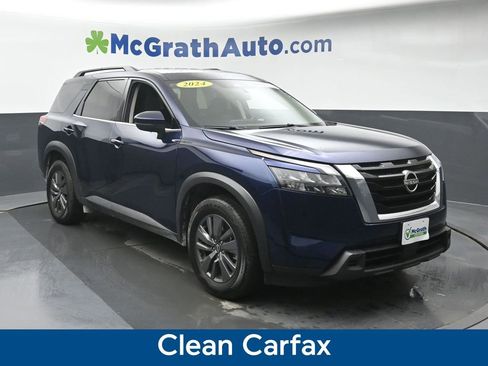 Used 2024 Nissan Pathfinder SV w/ SV Premium Package image 2