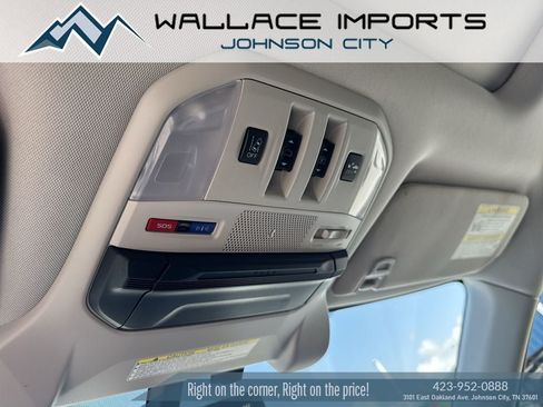Used 2021 Subaru Ascent Touring AWD/4WD image 16