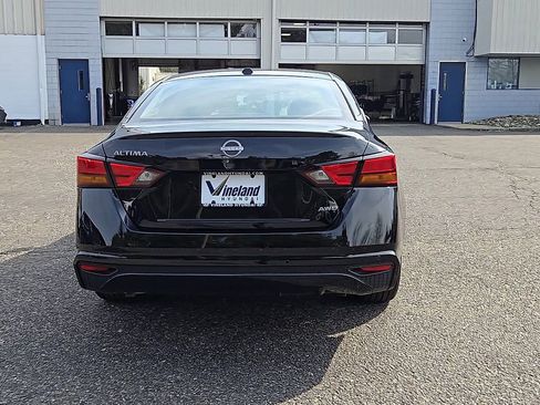 Used 2025 Nissan Altima 2.5 SV AWD/4WD image 7
