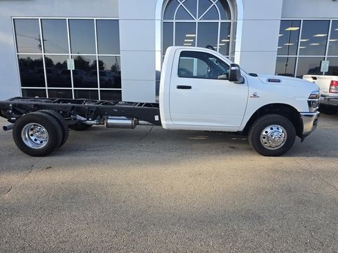 New 2026 RAM 3500 Tradesman w/ Chrome Appearance Group image 2