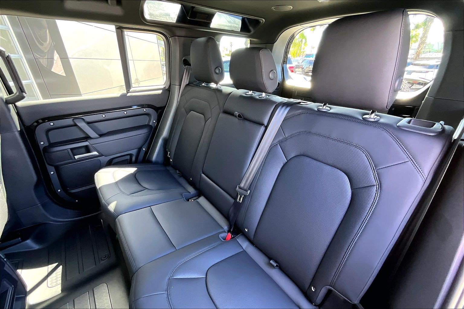 New 2026 Land Rover Defender 110 X-Dynamic SE AWD/4WD image 10