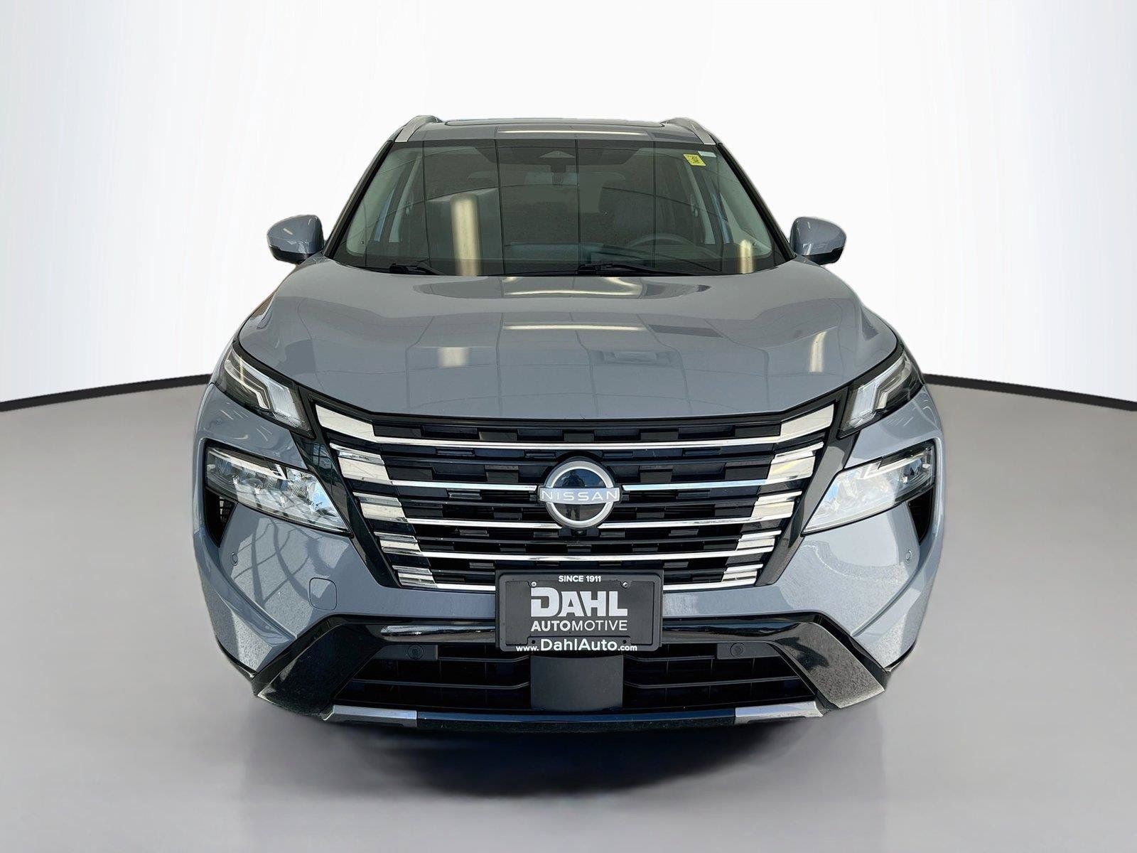 Used 2024 Nissan Rogue Platinum w/ Platinum Premium Package AWD/4WD image 3
