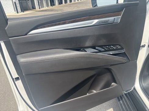 Used 2025 Cadillac Escalade Sport Platinum w/ LPO, Floor Liner Package AWD/4WD image 44