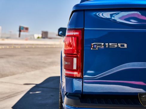 Used 2017 Ford F150 Lariat w/ Equipment Group 502A Luxury AWD/4WD image 16
