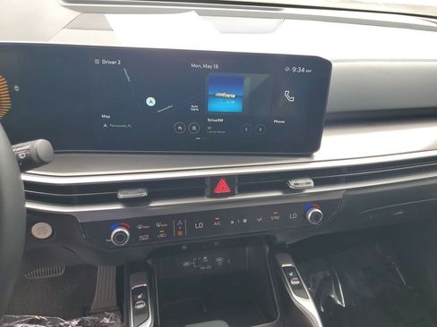 Used 2025 Kia Sorento S w/ Panoramic Sunroof Package FWD image 16