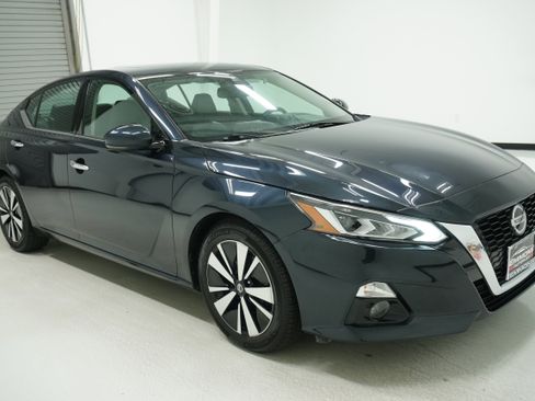 Used 2020 Nissan Altima 2.5 SL image 3