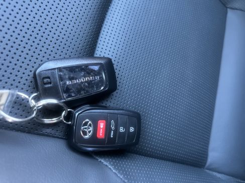 Used 2025 Toyota 4Runner Limited image 20