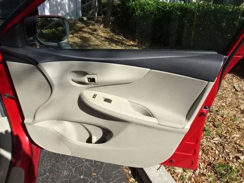 Used 2013 Toyota Corolla L image 25