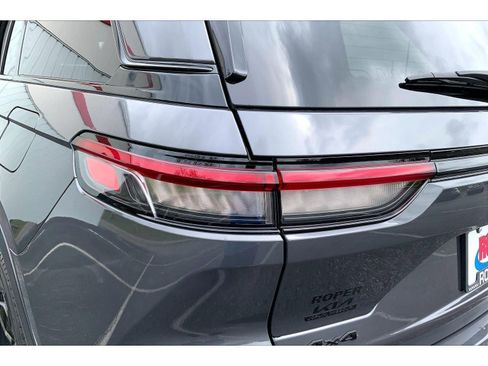 Used 2024 Jeep Grand Cherokee Limited w/ Black Appearance Package image 29