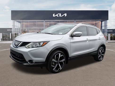 Used 2019 Nissan Rogue Sport SL w/ Premium Package FWD image 6