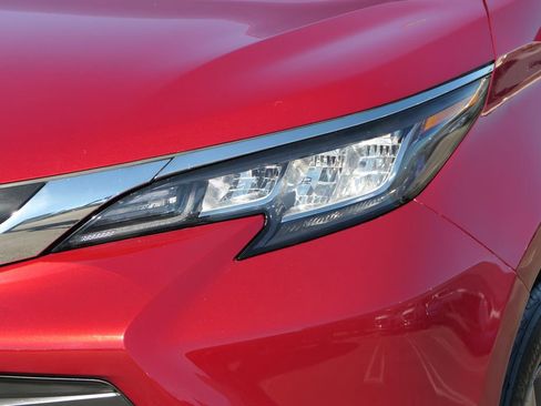 Used 2023 Toyota Sienna LE image 8