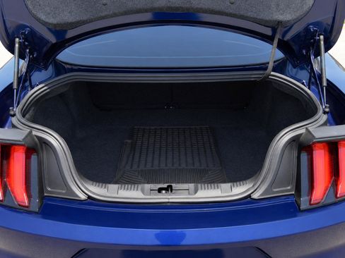 Used 2019 Ford Mustang Coupe RWD image 14