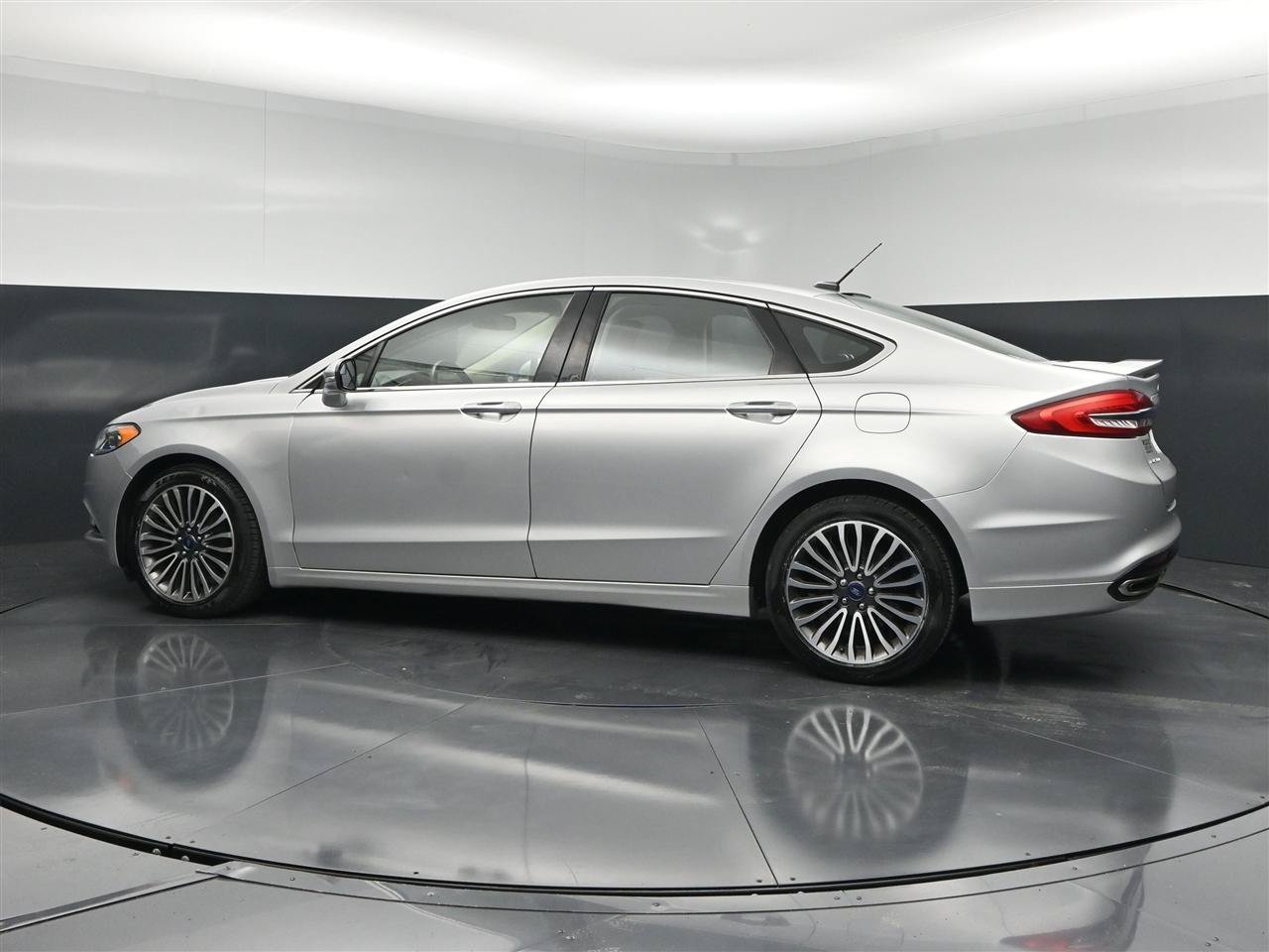 Used 2018 Ford Fusion Titanium AWD/4WD image 8