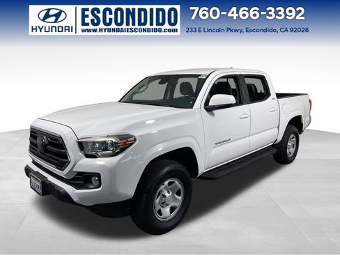 Used 2018 Toyota Tacoma SR5 RWD image 1