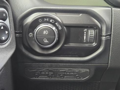 Used 2025 Jeep Gladiator Mojave AWD/4WD image 21