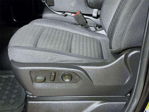 Used 2025 Chevrolet Silverado 1500 LT image 17