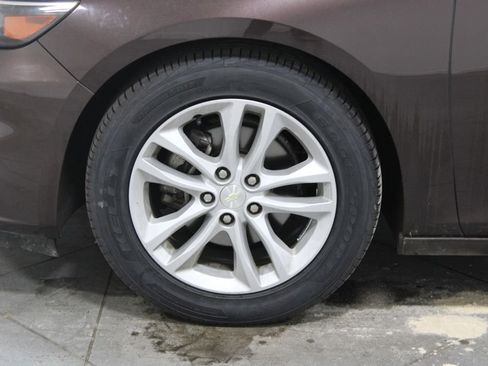 Used 2016 Chevrolet Malibu LT FWD image 17