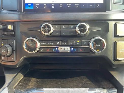 Used 2023 Ford F250 Lariat w/ Sport Appearance Package AWD/4WD image 33