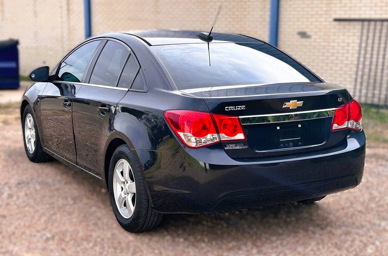Used 2016 Chevrolet Cruze LT w/ Sun And Sound Package FWD image 2