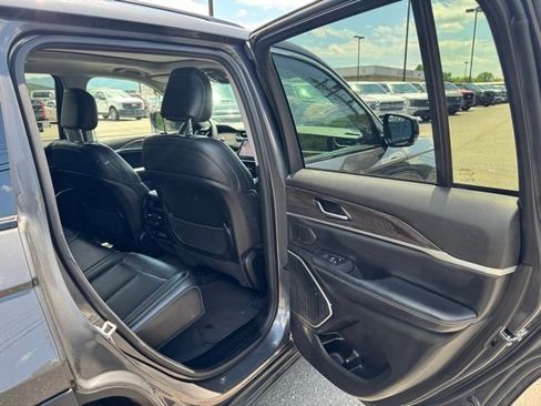 Used 2023 Jeep Grand Cherokee 4WD 4xe image 15