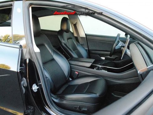 Used 2019 Tesla Model 3 Performance image 3