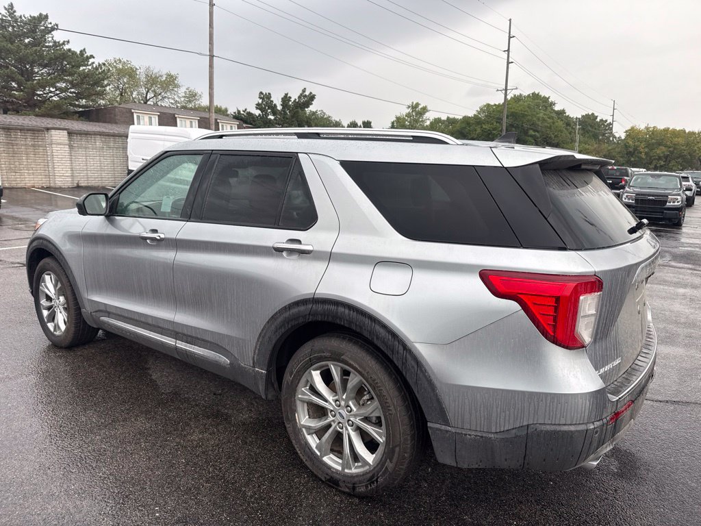 Used 2023 Ford Explorer Limited RWD image 2