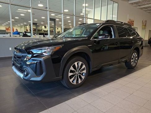 Certified 2025 Subaru Outback Limited AWD/4WD image 3