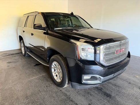 Used 2017 GMC Yukon SLT AWD/4WD image 4