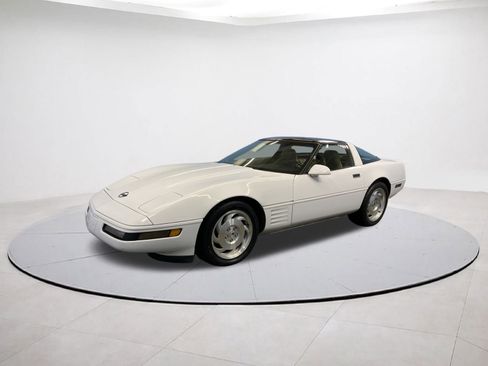 Used 1994 Chevrolet Corvette image 3