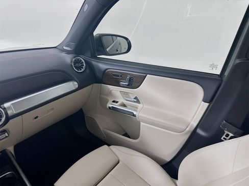 Used 2025 Mercedes-Benz GLB 250 GLB 250 image 25
