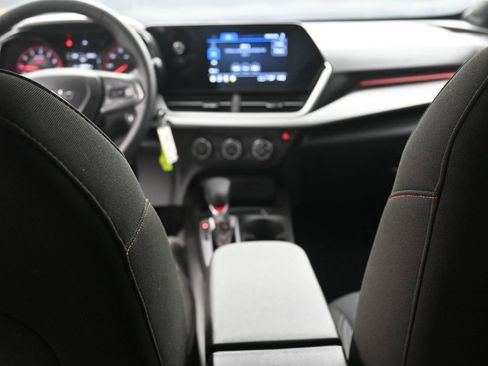 Used 2024 Chevrolet Trax RS FWD image 14