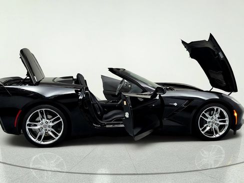 Used 2014 Chevrolet Corvette Stingray Convertible w/ 3LT Preferred Equipment Group RWD image 13