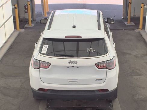 Used 2022 Jeep Compass Latitude image 5