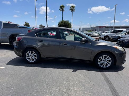 Used 2012 MAZDA MAZDA3 i Touring FWD image 3