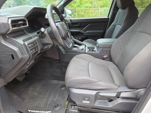 Certified 2024 Toyota Tacoma SR AWD/4WD image 24