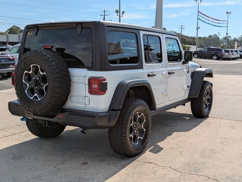 Used 2022 Jeep Wrangler Unlimited Rubicon 4xe w/ Cold Weather Group image 6