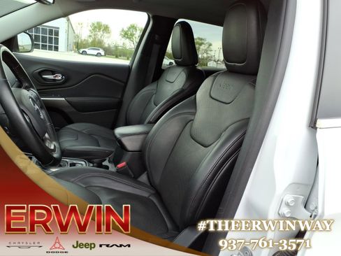 Used 2021 Jeep Cherokee Latitude Lux w/ Comfort/Convenience Group AWD/4WD image 12