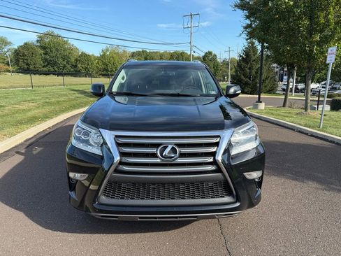 Used 2019 Lexus GX 460 image 2
