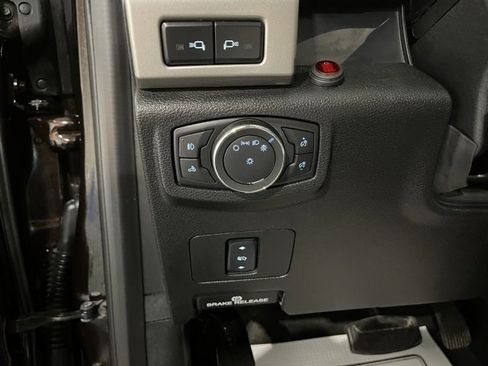 Used 2018 Ford F250 Lariat image 12