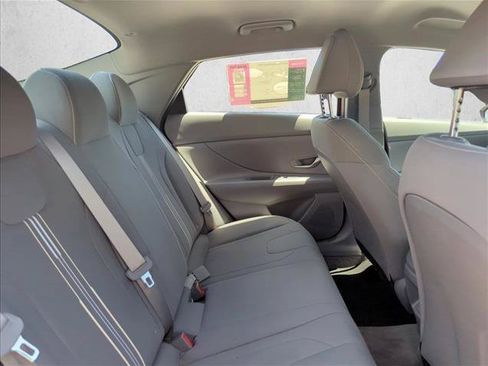 Used 2024 Hyundai Elantra SEL FWD image 22
