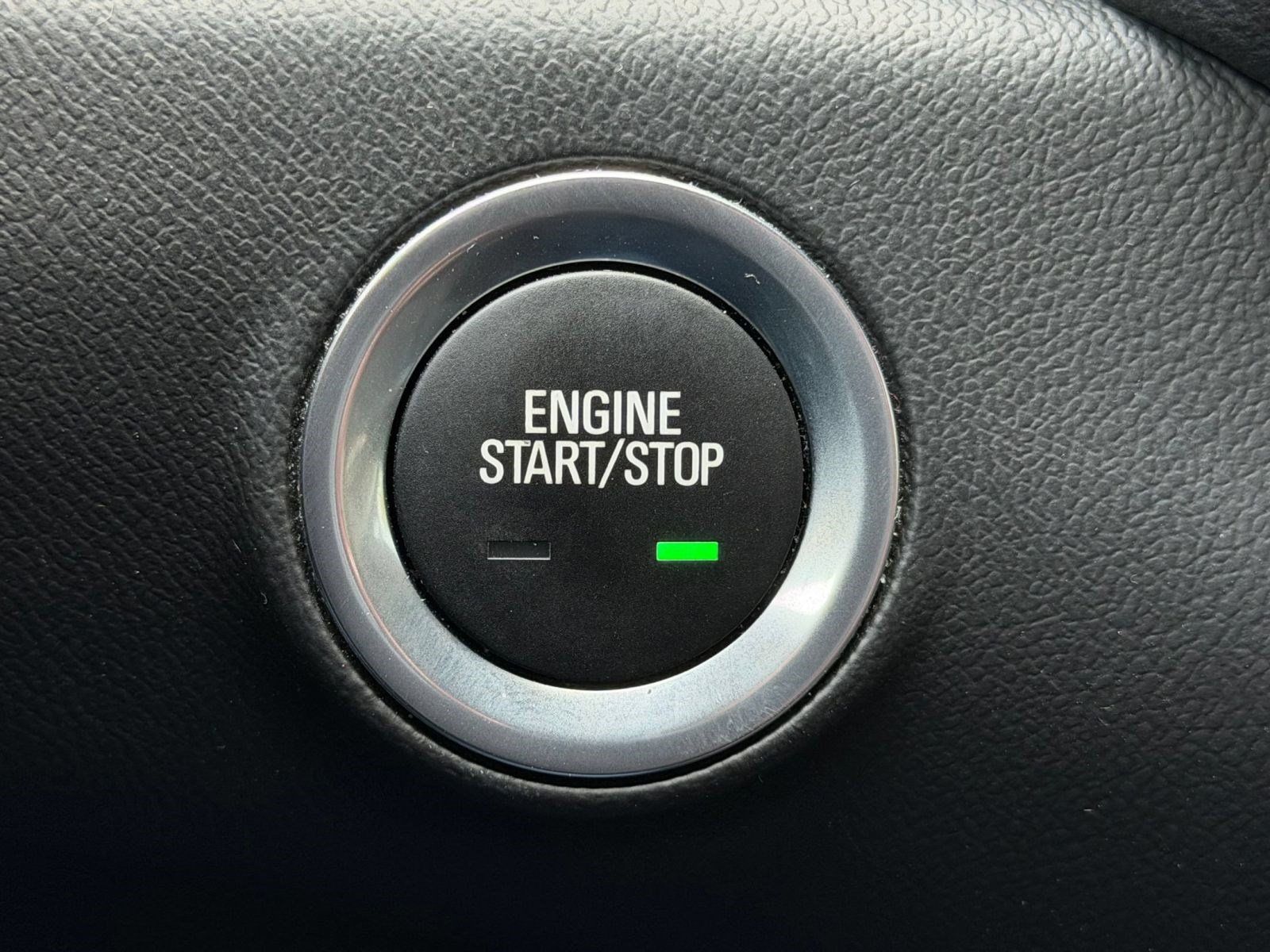 Used 2024 GMC Terrain SLT w/ Infotainment Package II AWD/4WD image 18