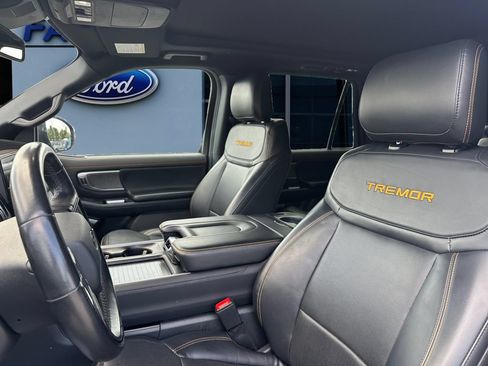 Used 2025 Ford Expedition Tremor AWD/4WD image 11