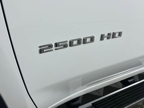 Used 2025 Chevrolet Silverado 2500 LT w/ Convenience Package AWD/4WD image 10
