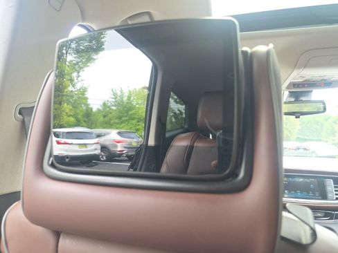 Used 2018 Buick Enclave Avenir w/ Avenir Technology Package AWD/4WD image 31