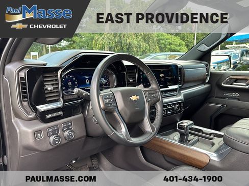 Used 2023 Chevrolet Silverado 1500 High Country w/ High Country Premium Package AWD/4WD image 16