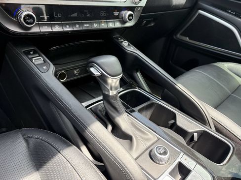 Used 2023 Kia Telluride EX w/ EX Captain's Chair Package FWD image 22