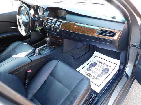 Used 2007 BMW 525xi Sedan image 22