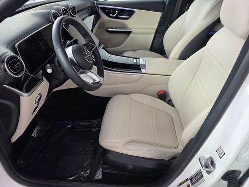 Used 2024 Mercedes-Benz GLC 300 image 9