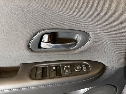 Used 2019 Honda HR-V LX image 19