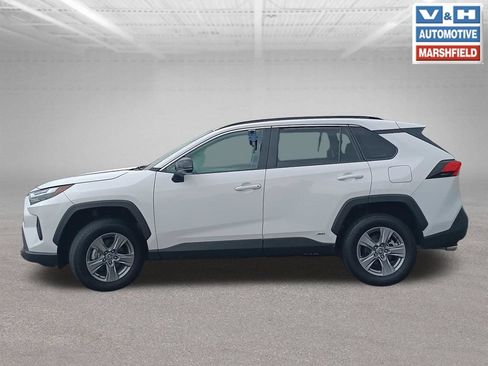 Used 2025 Toyota RAV4 LE AWD/4WD image 18